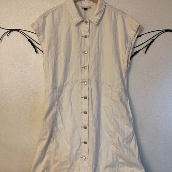 Universal Thread Ivory Sleeveless Top - Picture 1 of 10
